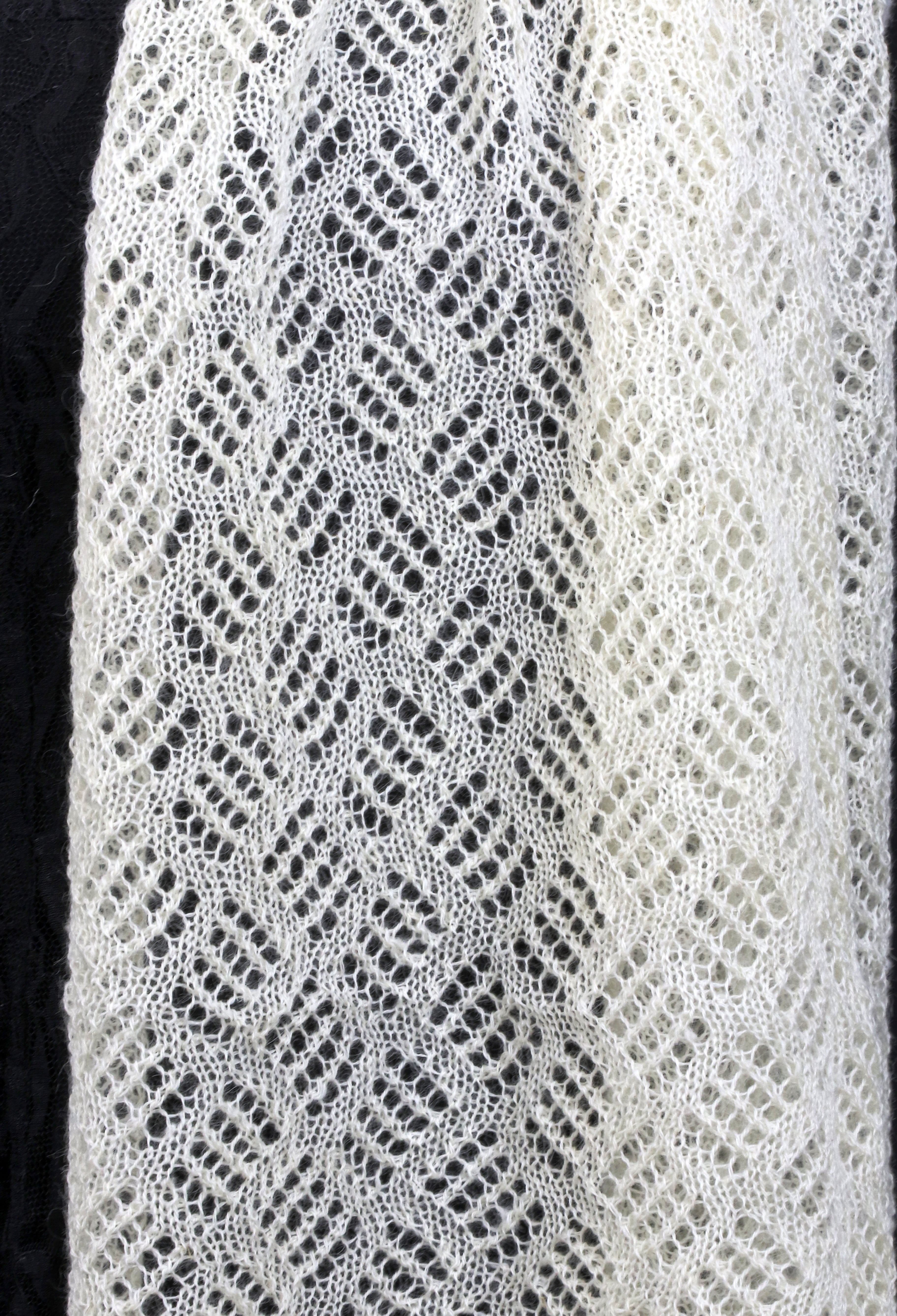 Étole de dentelle tricotée